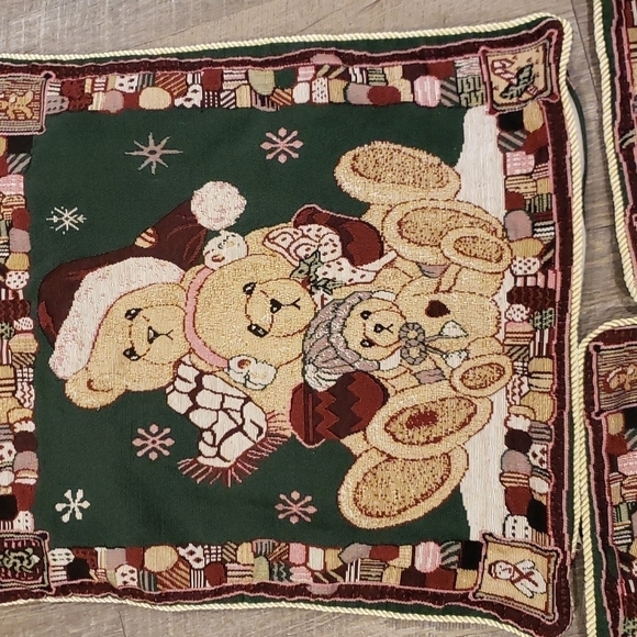Vintage Set of 3 Decorative Pillow Cases Tapestry Christmas Bears Santa… - Picture 4 of 15